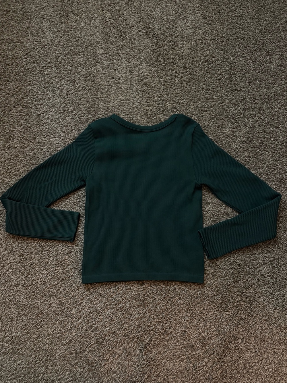Ardene Long Sleeve - Picture 2 of 3